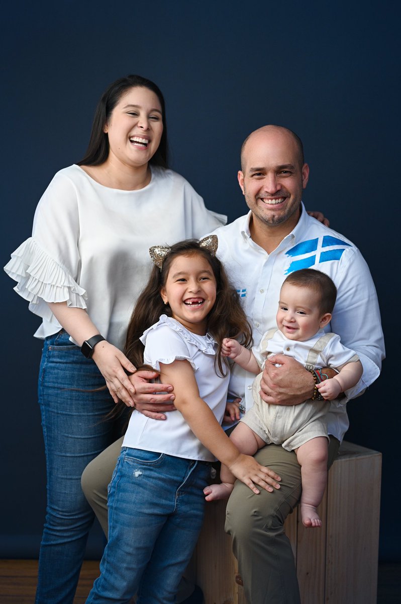 RositaSaldaS's tweet photo. Quisiera regresar el tiempo y tener uno de esos momentitos de los pocos que teníamos juntos, pero que nos disfrutábamos intensamente… 

Quisiera verte llegar al almuerzo que me prometiste volverías el domingo, el que sería en familia con nuestros bebés. https://t.co/DfsNYvU5IQ