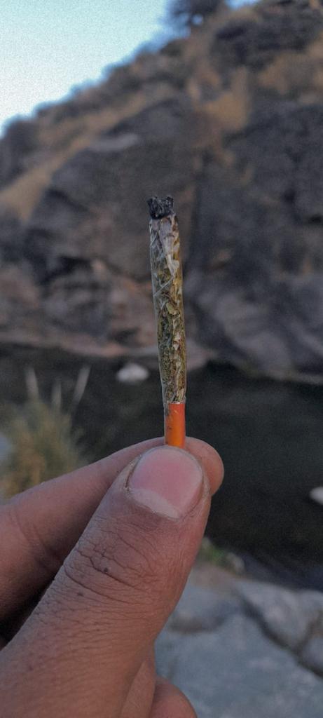mambito420's tweet photo. Ese en el río https://t.co/VdrwT930x0