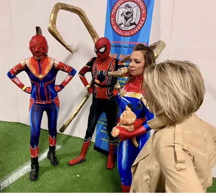 Neocomiccon's tweet photo. Cosplay Announcement:
Registration at  Rubber City Cosplay booth.  Contest begins at 3pm . 
Adults (18+) &amp; Kids (17 &amp; below) 1st, 2nd for each division. $30 for first &amp; $20 for second.
Best group (2 or more) a prize of $50 &amp; a “best in show” prize of $50 https://t.co/HNxDHG04Ss