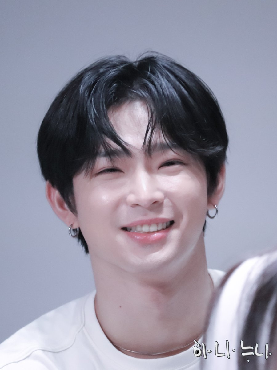 1US_1WE's tweet photo. 이도야 생일 축하해!!🎂

#HAPPY_DOYA_DAY
#삐약임_그_찰나의_건학이

#ONEUS #LEEDO #원어스 #이도 #김건학 https://t.co/SKJXApgzVa