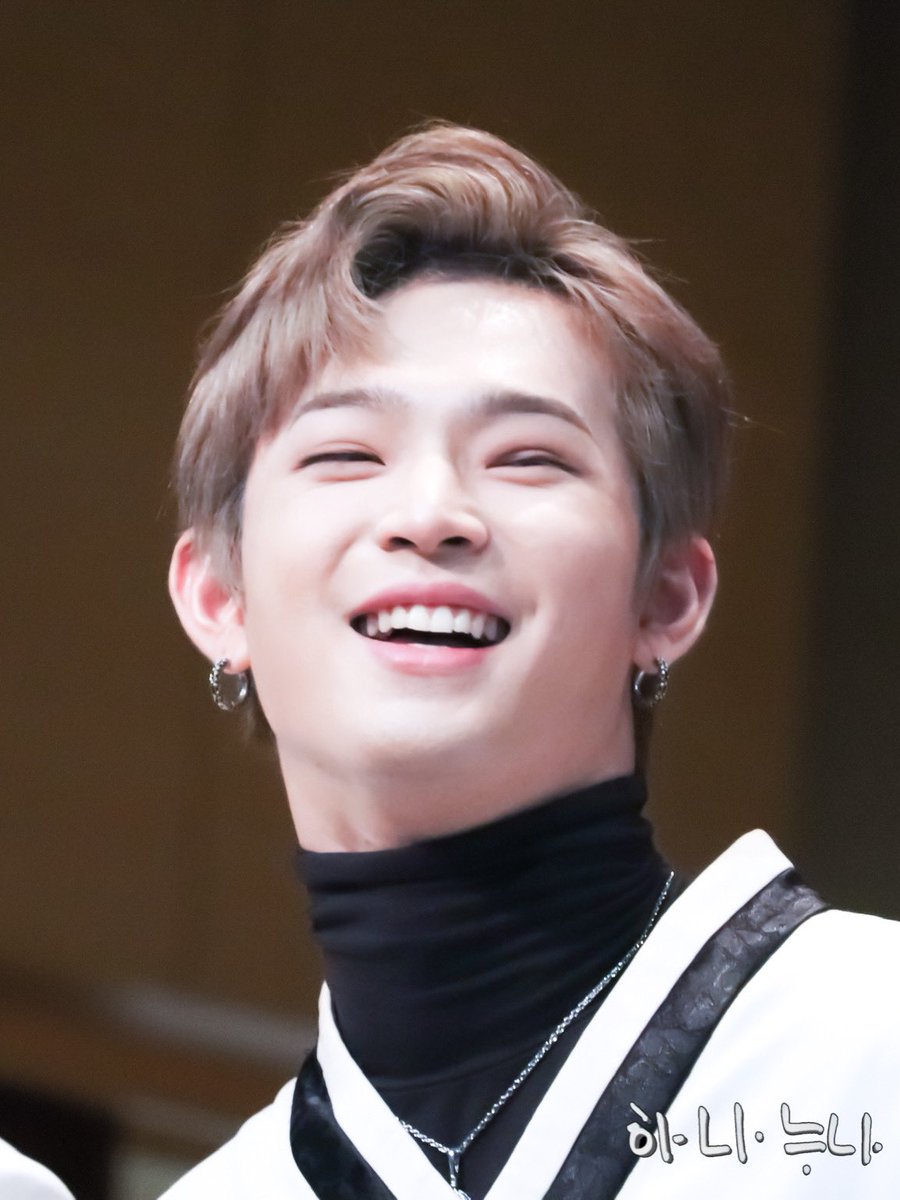 1US_1WE's tweet photo. 이도야 생일 축하해!!🎂

#HAPPY_DOYA_DAY
#삐약임_그_찰나의_건학이

#ONEUS #LEEDO #원어스 #이도 #김건학 https://t.co/SKJXApgzVa