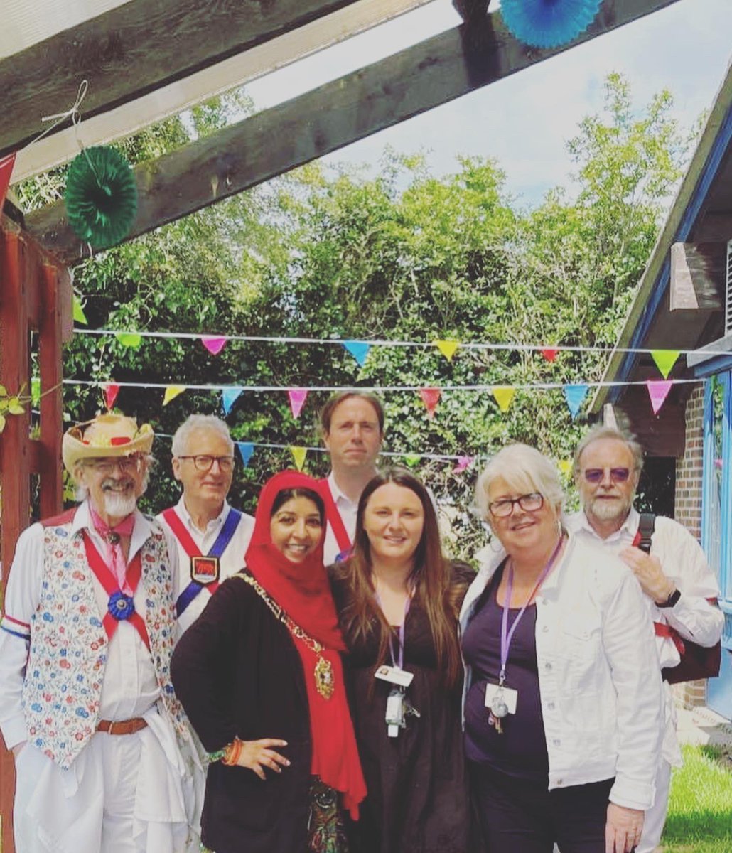Wonderful occasion of the <a href="/DonDoorstep/">Donnington Doorstep</a> Centre Garden's re-opening together! Special
Thanks to <a href="/DancinOxford/">Dancin' Oxford</a> <a href="/TheStoryMuseum/">The Story Museum</a> <a href="/OxUniMorrisMen/">OxfordUni Morris Men</a>   all the staff, volunteers and families.

<a href="/OxfordLordMayor/">Lord Mayor of Oxford 2024-25</a> 
<a href="/OxfordCity/">Oxford City Council</a>
