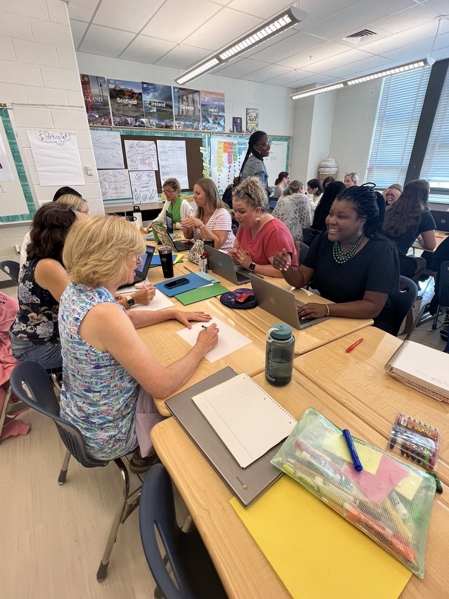 PrincipalLES5's tweet photo. Great training today learning strategies &amp; approaches to support our EMLs and ALL scholars. Lakewood’s ILT is off to a great start. Co-Planning is 🗝️.Our trainers were fantastic. 🙌🏾 Thank you @MCPSDELME @LakewoodAP 
#ProudPrincipal 
#LeaderLearning
#GrowthMindset https://t.co/TR3uvzA5B1