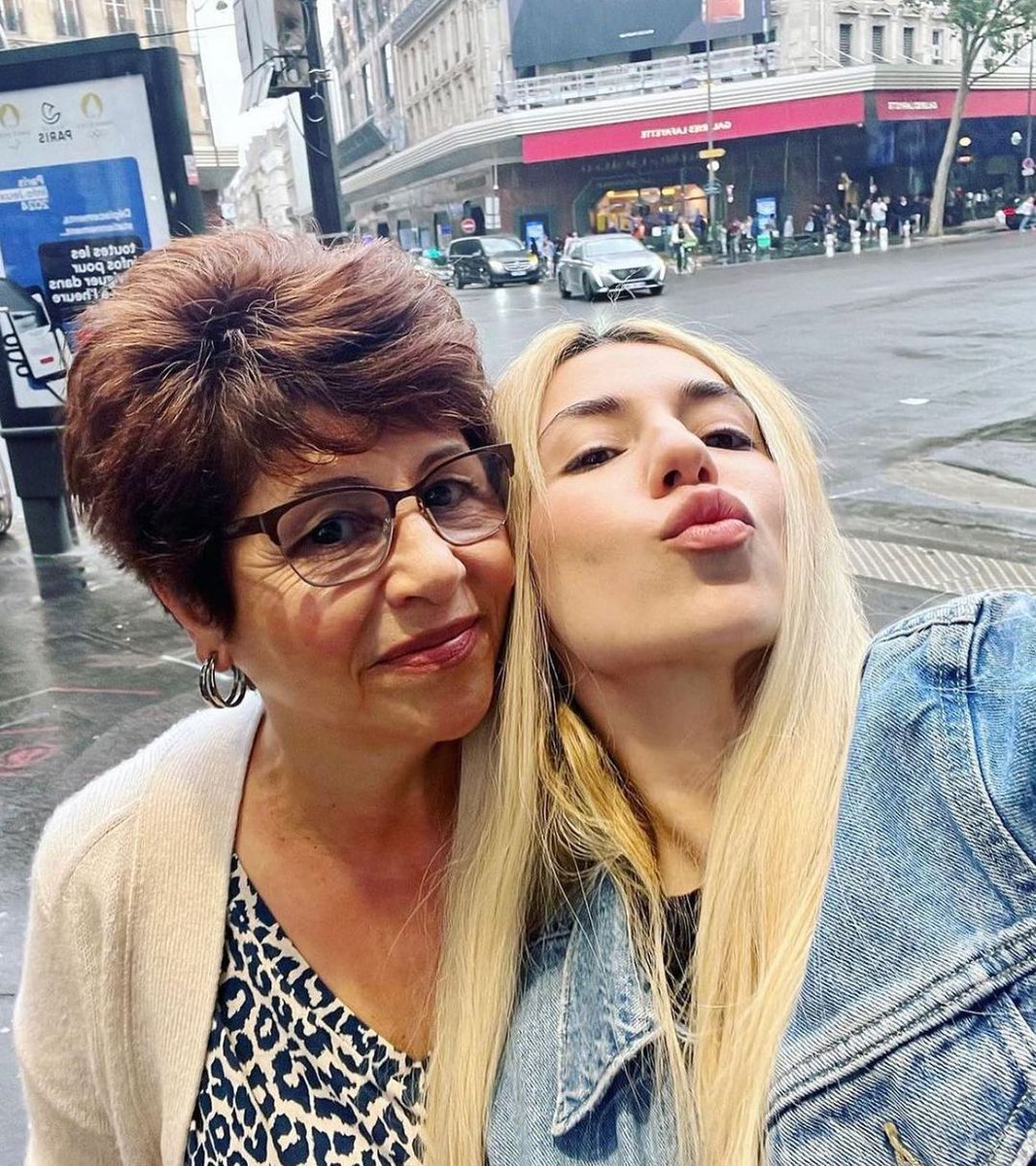 Sweet8utPsych0's tweet photo. ꒱࿐♡ ˚.*ೃ 🏷: #AvaMaxRP:

          Life recently in París. 🇨🇵 https://t.co/xmxgOanPaq