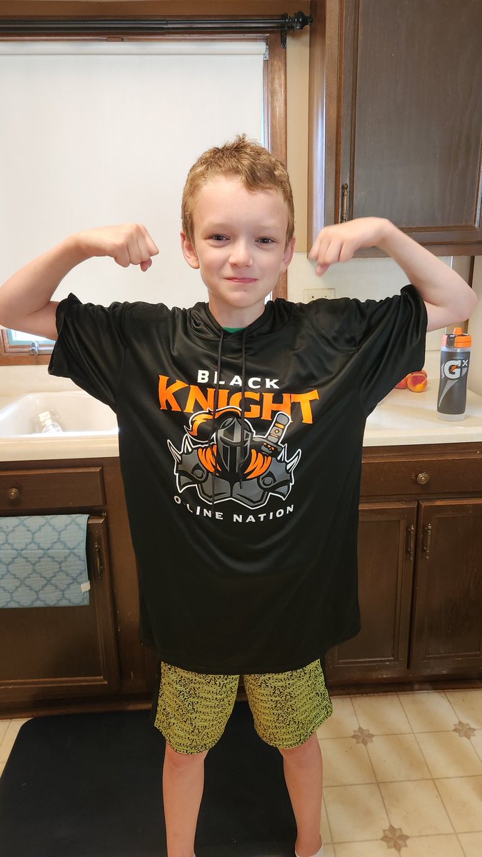 ProfGunder's tweet photo. New #BKFB #OlineNation shirts are in #BFN #LETSGO https://t.co/8p6SqDwMcH