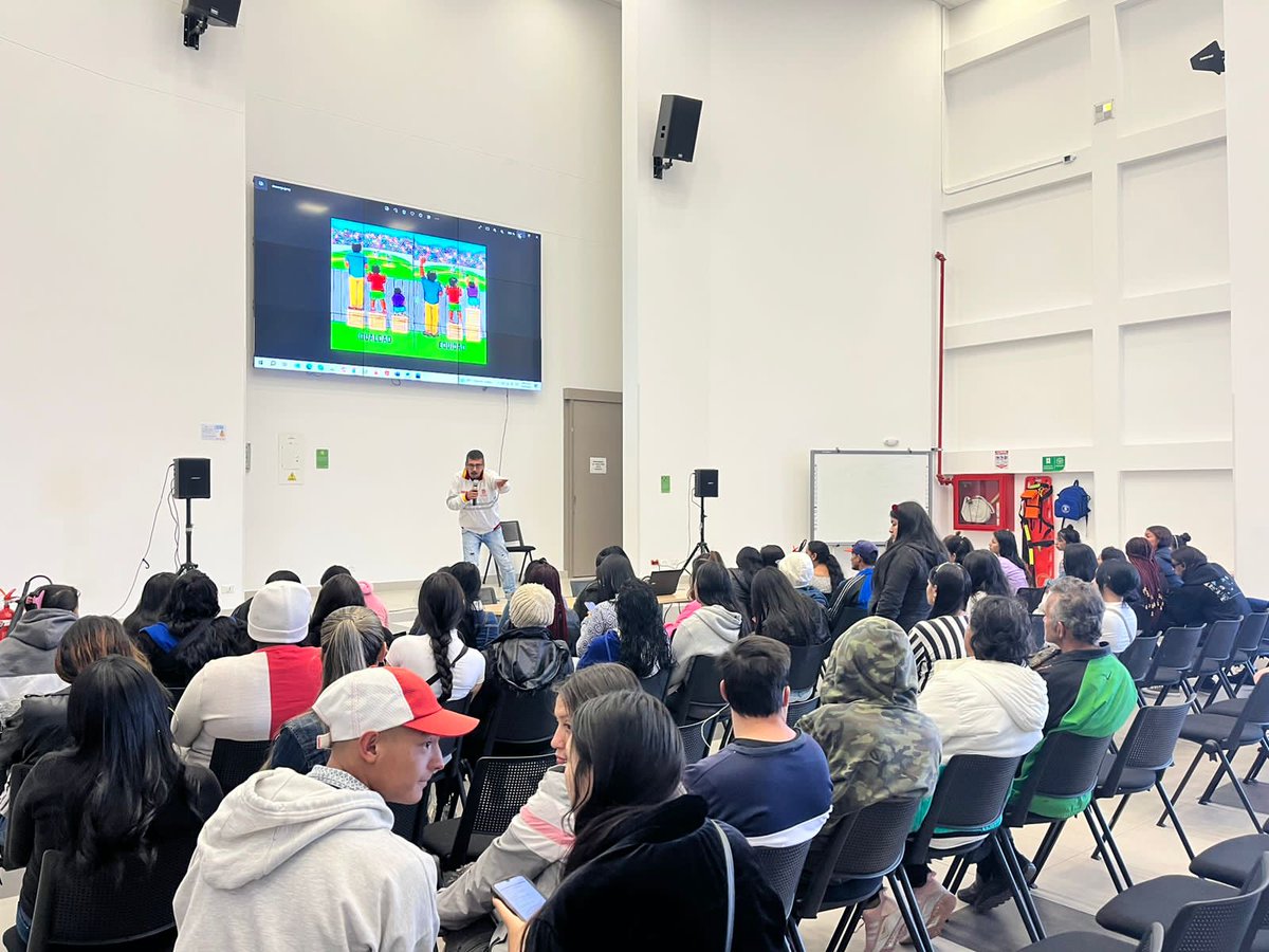 ALCBolivar's tweet photo. En #CiudadBolívar nos une la lucha contra la trata de personas 🚷

Hoy contribuimos a la formación de jóvenes en la estrategia #Parceros, la cual se enfoca en la prevención de delitos que atentan contra el derecho internacional humanitario. https://t.co/7rMIuyHa3L