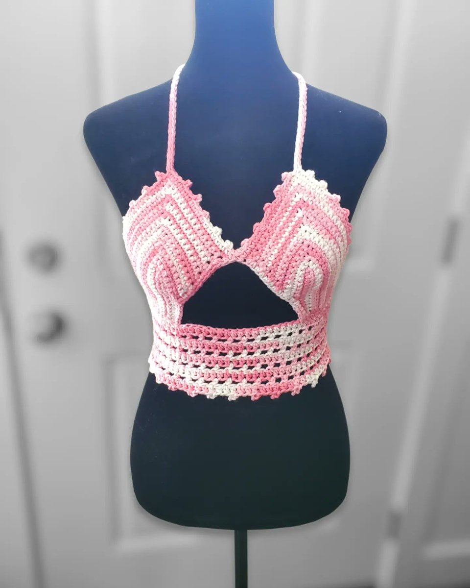 HookedWithAspy's tweet photo. 💓Peek-a-boob Top💓
Pattern by @passioknit_goods
#crochetcroptop
#crochet #crochetislife #yarnaddict #crochettop #passion #valentinesgift #loveyarn #craftingtime #designer #crochetfashion #crochetingaddict #lovecrochet https://t.co/u7GRGZc58w