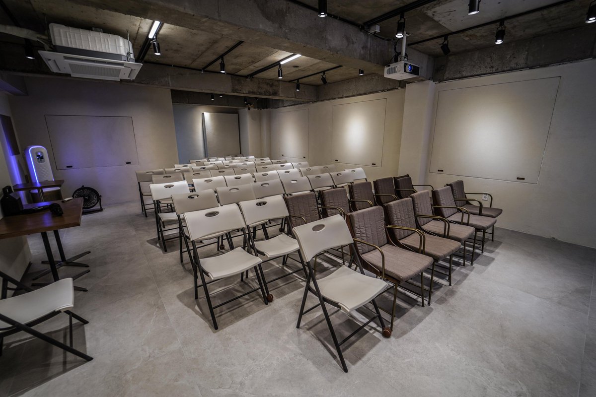 sundinglee's tweet photo. 레이어프로젝트 
1~3층 겔러리 공간 오픈
150인치 프로젝트와 음향, 레일설치 
 every day  6:00~26:00 open 

강남 선릉역  5분거리

 8~10월 대관 예약중 문의는 DM 주세요!

 #컵홀더카페 #생일파티 #카페대관 #선릉생카 #컵홀더 #대관 #생일카페 #컵홀더이벤트 #아이돌생일카페 #전시카페 #생카 https://t.co/P7i4LQ6s75