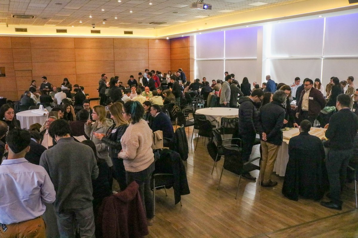¡Gran participación en el segundo taller del #PlanHidrógenoVerde en Santiago! ⚡️

Seguimos junto a diversos actores sociales, trazando la hoja de ruta de manera participativa de esta industria que busca unir el desarrollo económico con respeto al medio ambiente. 🍃