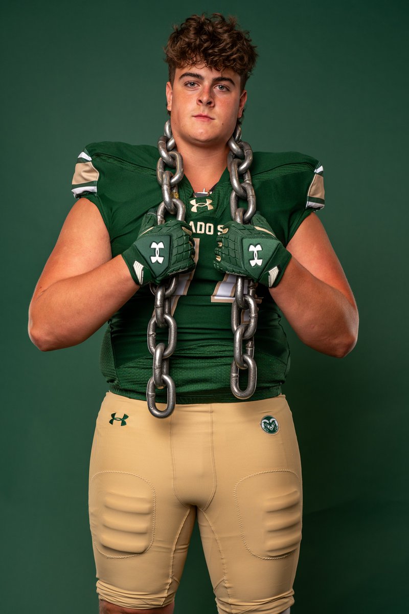 "the o-line goes to picture day"
🍖🍗