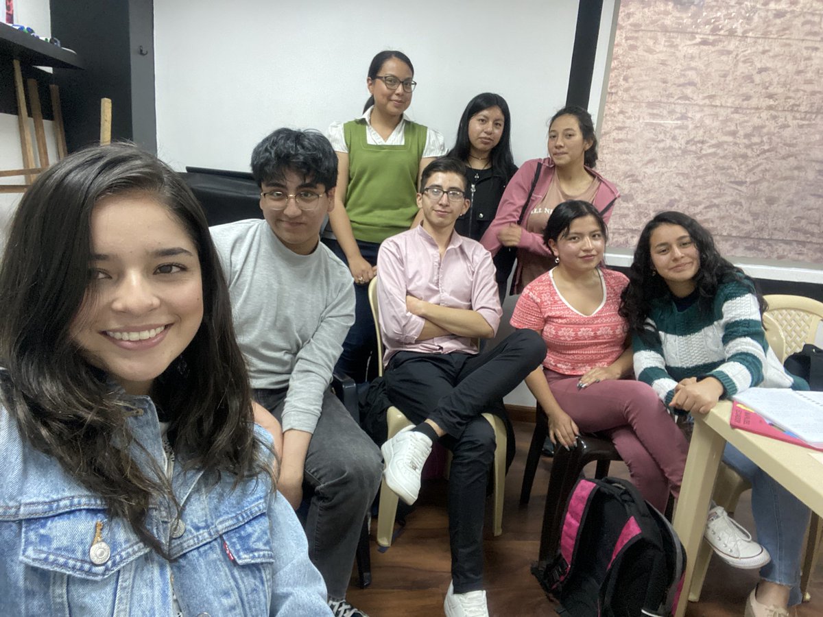Soledad270802's tweet photo. Mis alumnos! Me faltan como 10 aquí, pero que orgullosa que estoy de ustedes❤️ https://t.co/1k2CMYg3ao