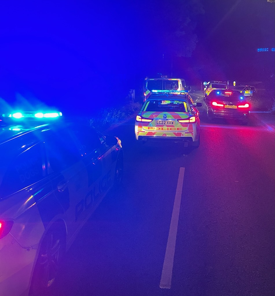 WiltsSpecOps's tweet photo. #RPU #ARV @wiltspolicedogs and Amesbury CPT reacted to a vehicle that had failed to stop in Marlborough. Vehicle brought to a safe stop utilising Stinger and TPAC resources #DriverDetained #TPAC https://t.co/8SG6FXRnRg
