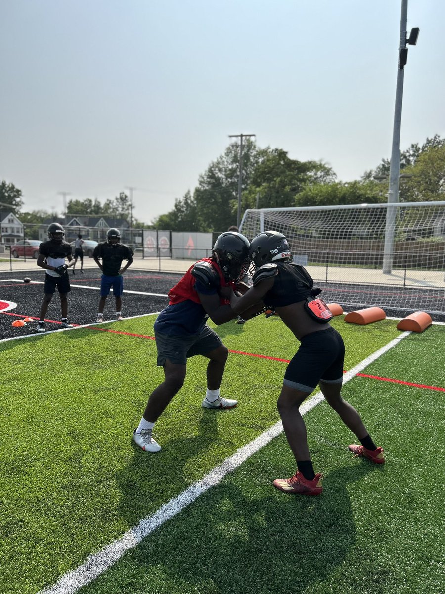 shawcardinalfb's tweet photo. Pads coming out!

#eastcleveland #shawhighschool #cleveland #shawcardz #eastclevelandfootball #clevelandfootball #football  #eastclevelandschools #shawfootball #cardinalfootball #shawhighschoolfootball #shawcardinalfootball #eccardzup https://t.co/xgOyyQgqEu
