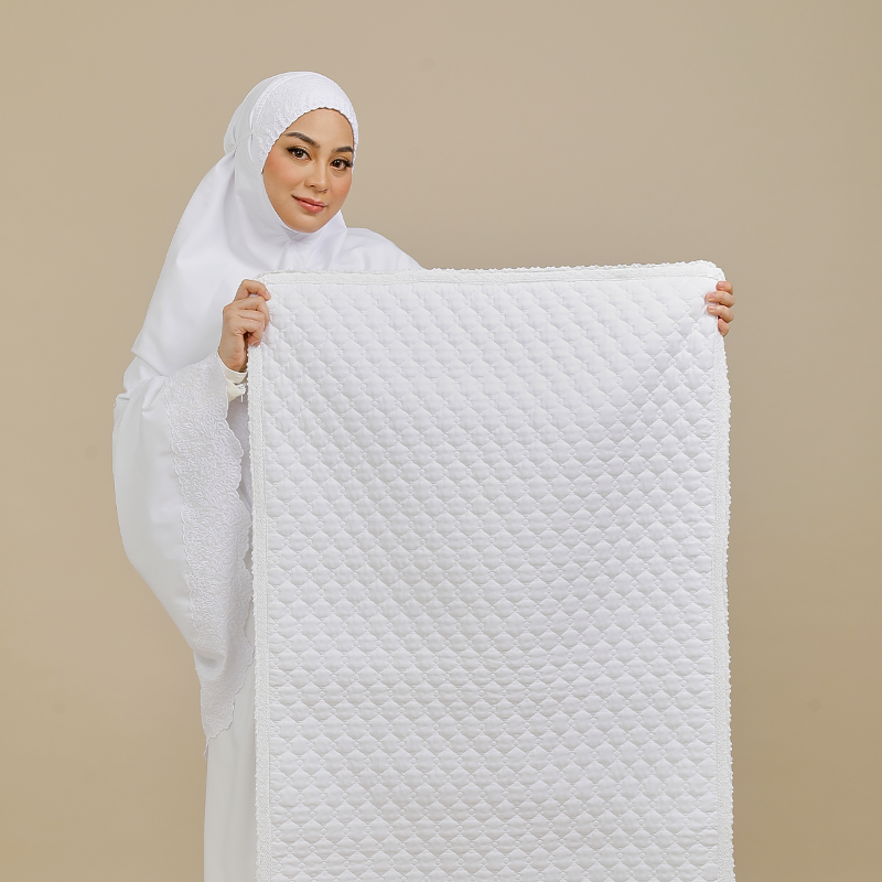 _amrusajada's tweet photo. Hadiahkan keselesaan beribadah kepada orang yang tersayang. 💝

Produk AMRU bukan sekadar 'presentable' untuk dijadikan hadiah, tetapi ia sangat berguna dan akan digunakan untuk tempoh yang lama.