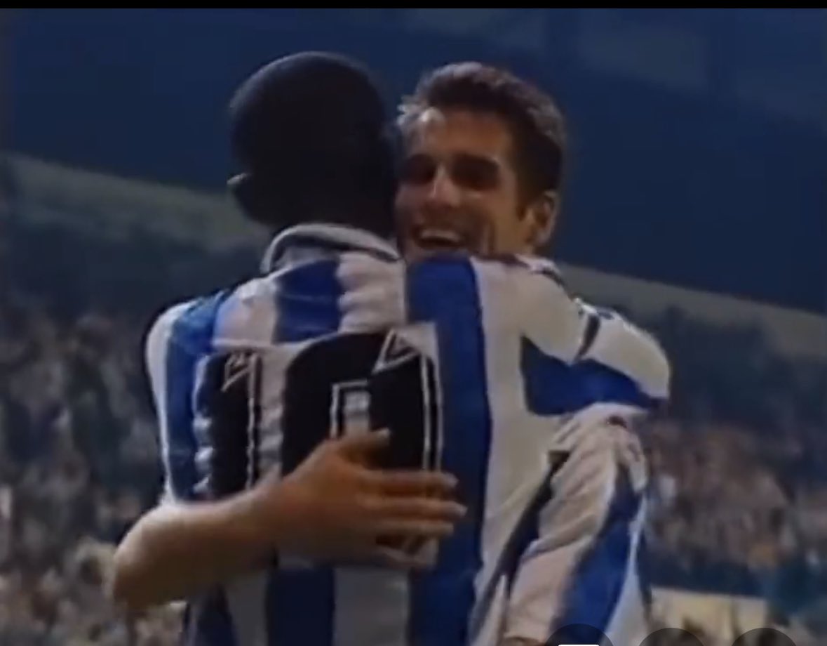 johnharkes6's tweet image. Reflecting on a very sad and tragic yesterday. Chris Bart Williams passed away on same day as our manager Trevor Francis. Bartman’s smile would light up a room, great teammate. Both way too young to leave us. Condolences to both families and friends. #RIP