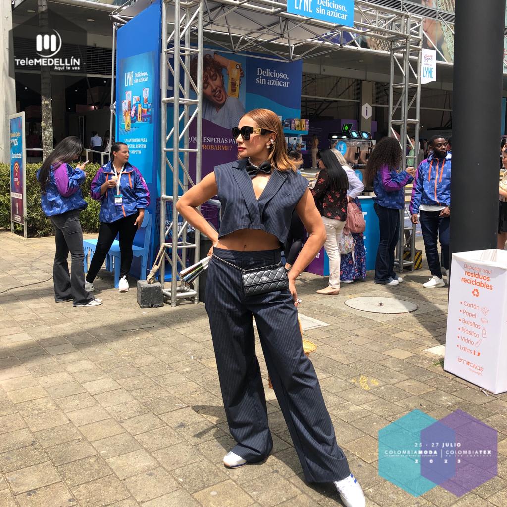 Telemedellin's tweet image. #TMEsModa |😏 Espontaneidad, irreverencia, naturalidad. 👀
Así se vive #Colombiamoda2023 + #Colombiatex2023 👗🪡👖