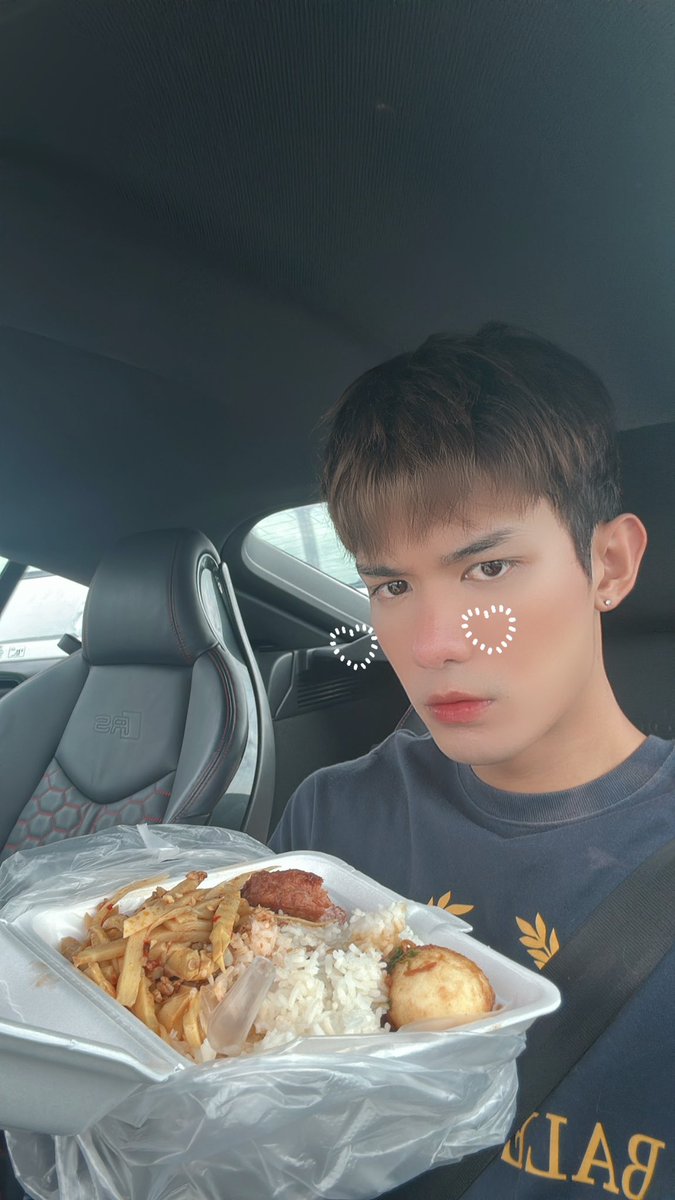netsiraphop's tweet photo. ช่วงนี้ใช้ชีวิตบนรถ good morning 😂#netsiraphop https://t.co/TWtd3jByZ5