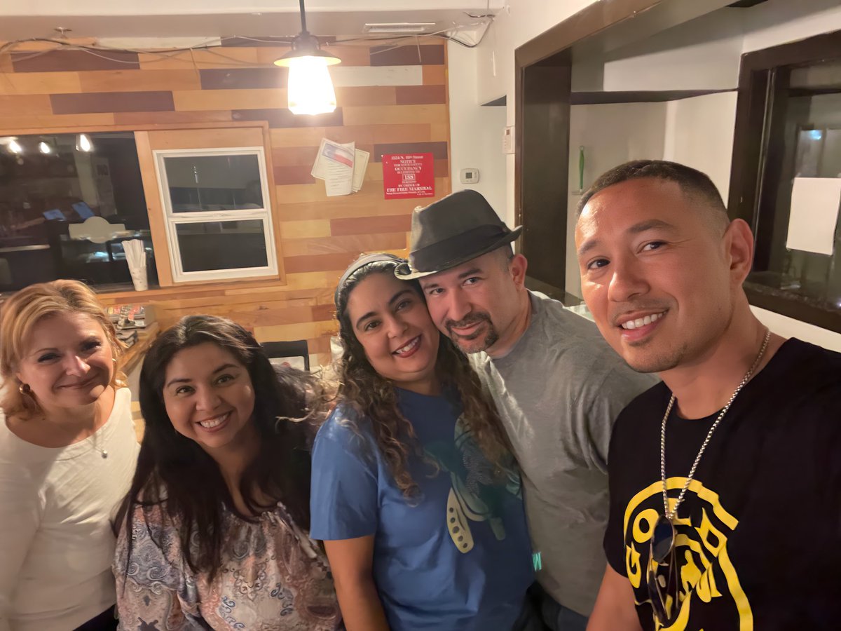 Jorge Valenzuela (@jorgedoespbl) on Twitter photo Great to connect with old & new edtech peeps! Thank you <a href="/chirpmaggie/">šš¶šš¹š¶šššš¶ "šš¶ššš¾š" šŖšæšš¹š¶</a> for getting us together šš¼ā¤ļø Great to connect with old & new edtech peeps! Thank you <a href="/chirpmaggie/">šš¶šš¹š¶šššš¶ "šš¶ššš¾š" šŖšæšš¹š¶</a> for getting us together šš¼ā¤ļø