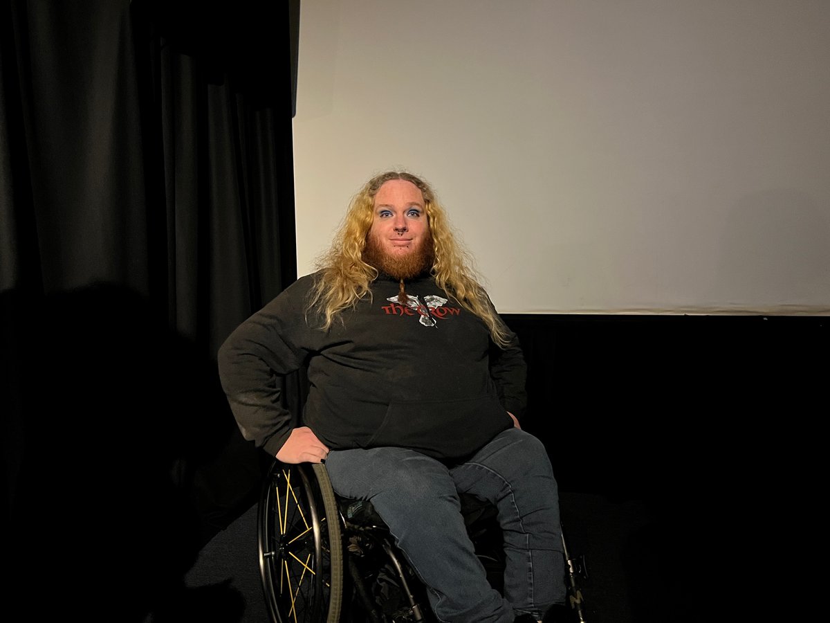 LackofSurprise1's tweet photo. Last night I had the privilege of presenting a film I absolutely love (the 2001 remake of Thirteen Ghosts) with some of my favourite people in the world from @MelbourneHorror 

The night was a ton of fun and it was truly an honor. Cheers for the invite Melbourne Horror https://t.co/srDbnb4Pmi