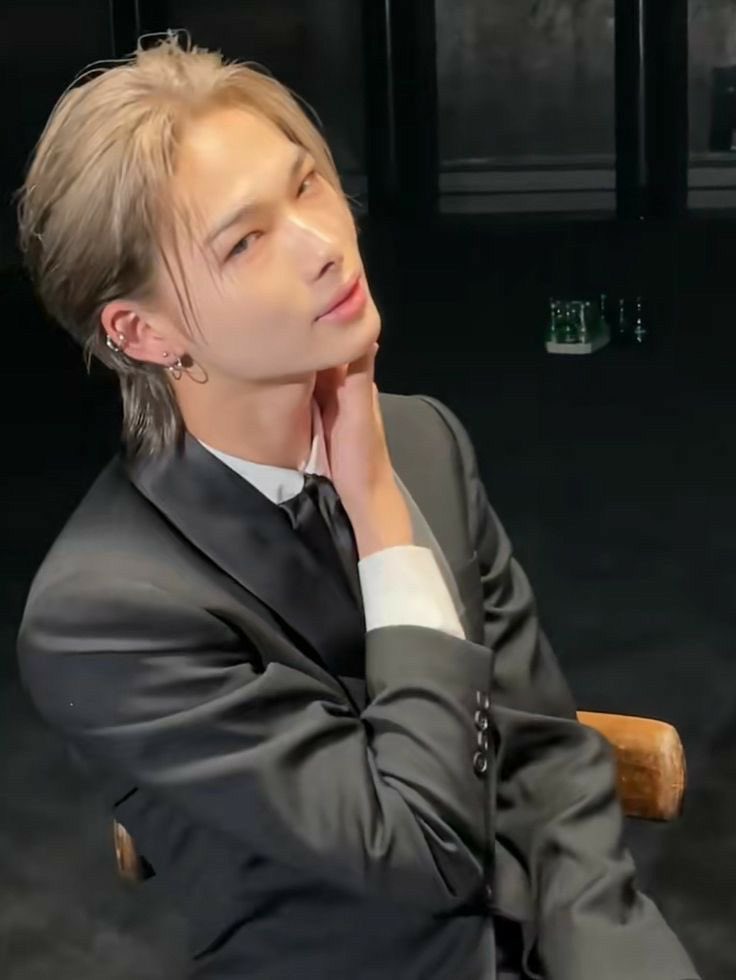 D[3]
Hi!! My names Yara and Im looking for interactive #moots 

— not new to #kpoptwt / #stantwt
— she/her || filo 
— Mostly Engene, Bns moots but any will do! 

♡/↻, to be moots and to spread~