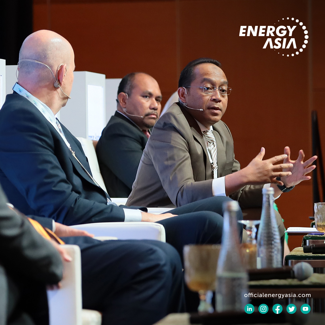 Abdul Razib Dawood, CEO, Energy Commissions Malaysia, discussed Malaysia's preparations for the energy transition through collaboration, workforce training, and policy reforms at Energy Asia. 

#EnergyAsia #EnergyAsia2023 #PETRONAS #CERAWeek #EnergyTransition #NetZero