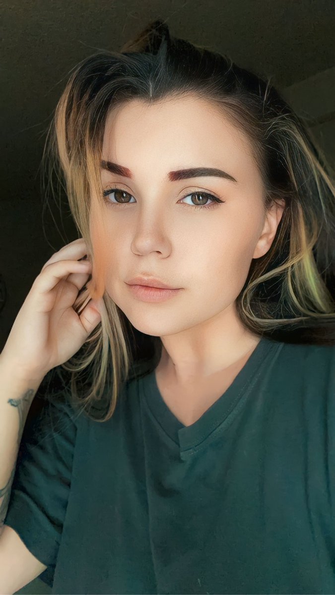 JenesyCat's tweet image. Good night to all my 𝕏’es 😘🥰
#𝕏 #xwitter #selfie #twitch