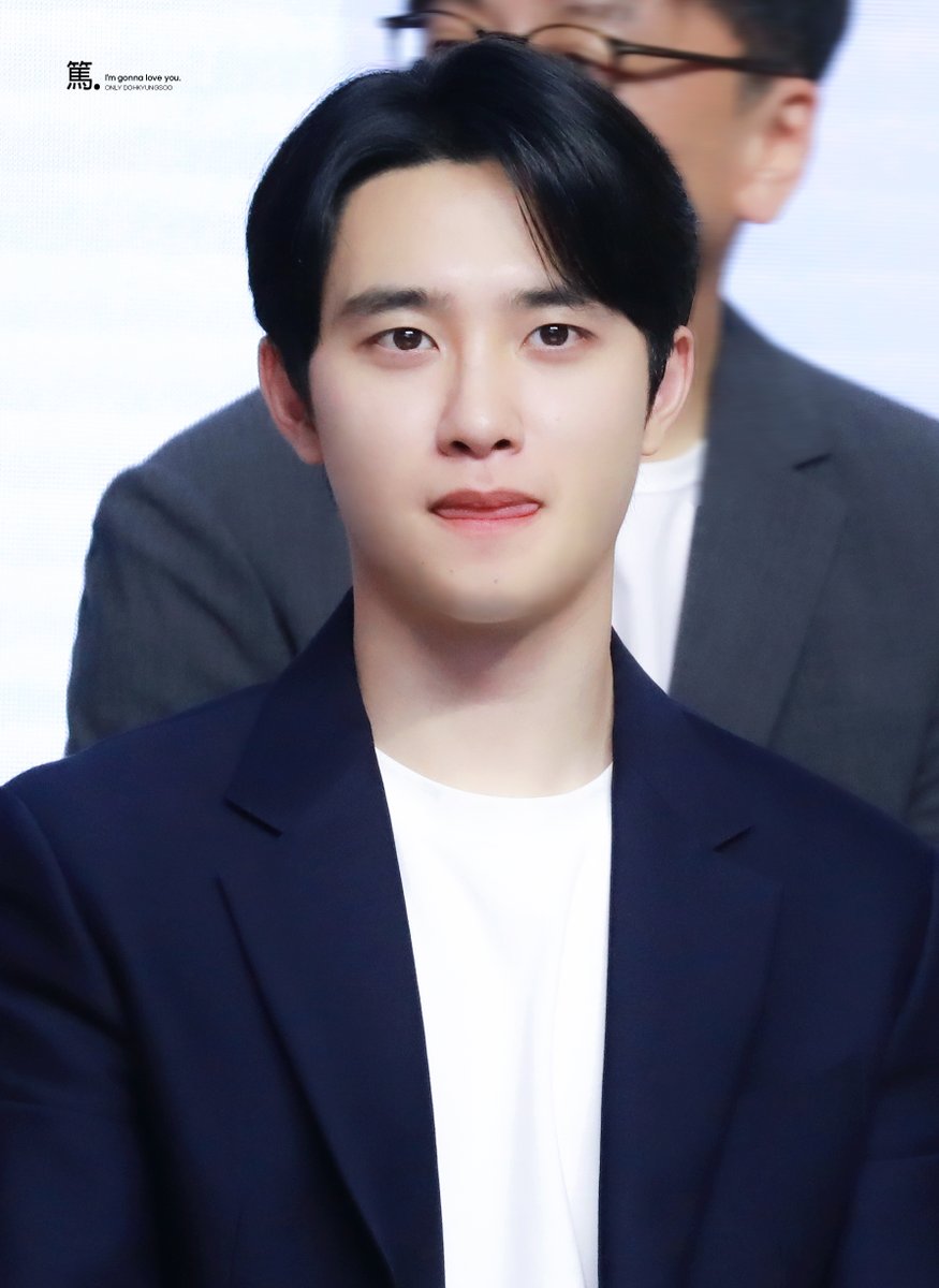 230725 더문 레드카펫 쇼케이스

폭룡적인 용안으로 쇼케이스에 등장했던 경수💗

#도경수 #디오 #경수 #DohKyungSoo
#DO (D.O.) #都暻秀 #ドギョンス #EXO