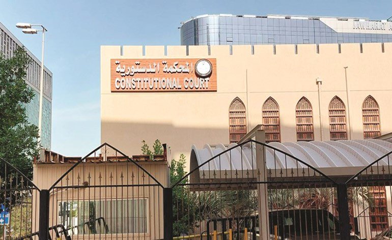 من امام ابواب #الدستورية ننتظر احكام الطعون الانتخابية المحجوزة للحكم 
#مجلس_الوزراء 
#مجلس_الأمة