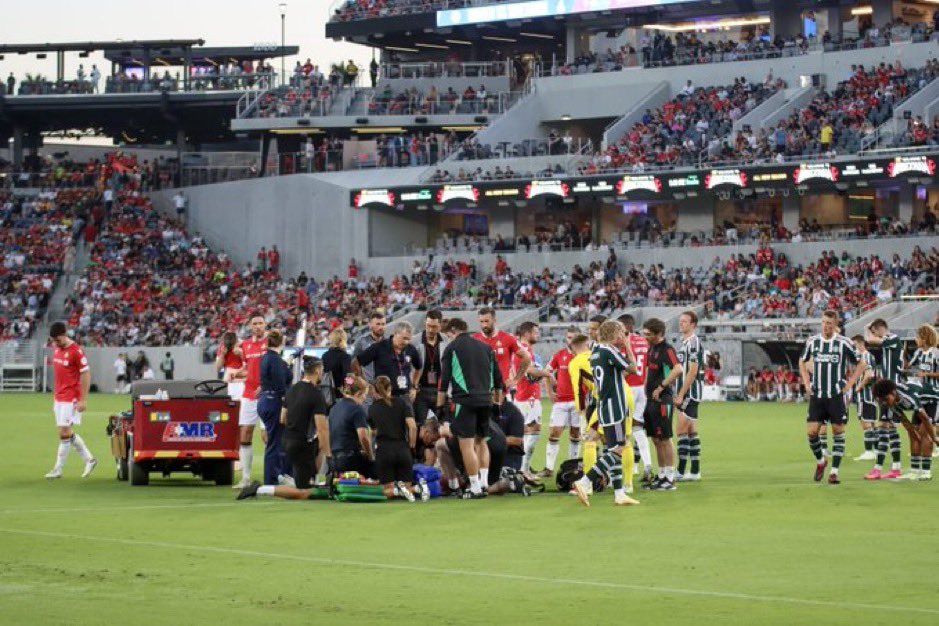 VancityReynolds's tweet image. Paul Mullin puts his last drop of blood into everything he does. The entire @Wrexham_AFC community is pulling for a speedy recovery.