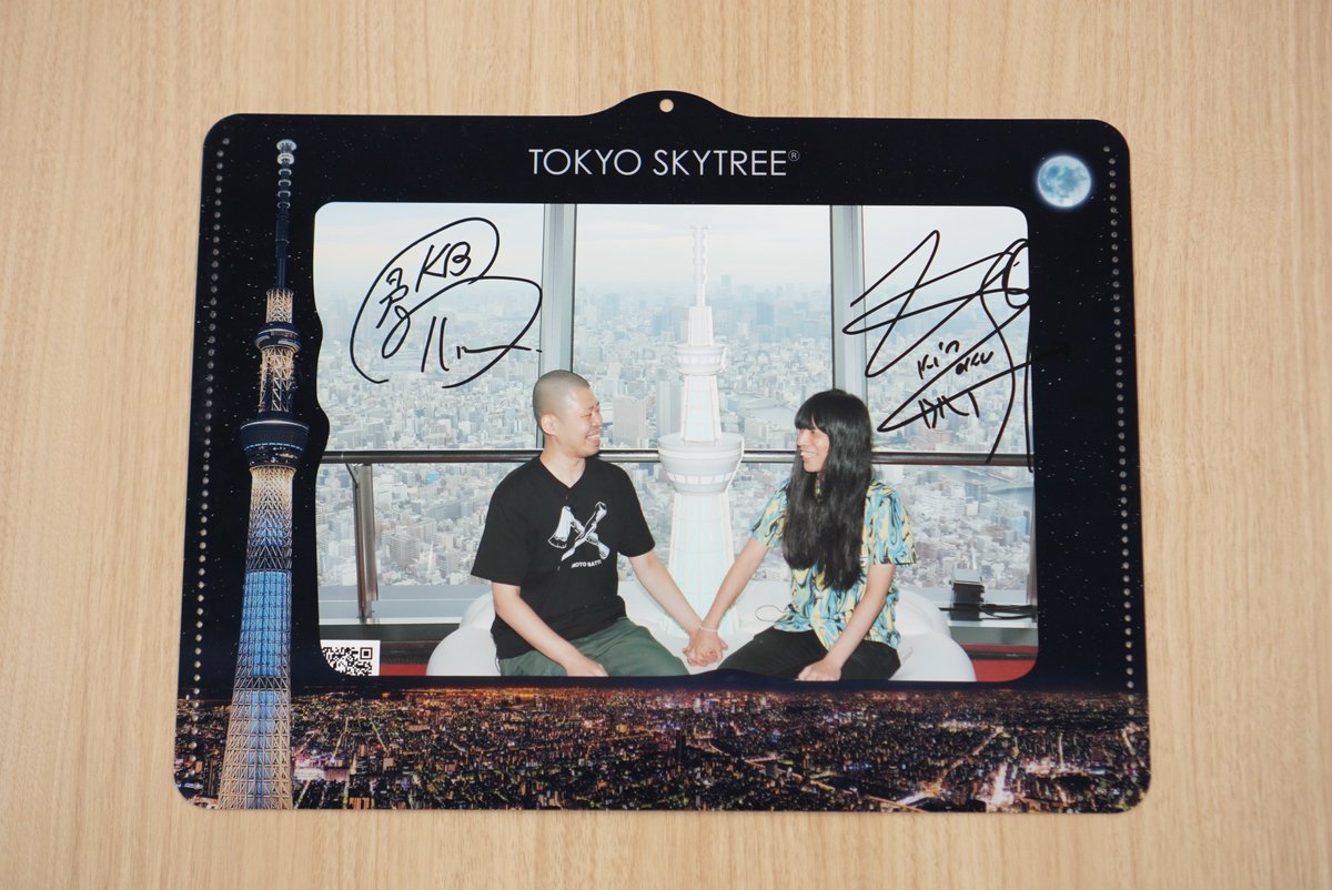 kinzokubat_gera's tweet photo. 金属バットのMusic Sound プレゼントキャンペーン🎁

・ #金属バット のサイン入り記念写真
・ #東京スカイツリー グッズ
の豪華セットを【1名様】にプレゼント🎉

〈応募方法〉
・このアカウント（@kinzokubat_gera）をフォロー
・このツイートをRT

応募期限：8/2（水）23:59
#フルーツぴ〜ち大将軍 https://t.co/B3VVCHX5sO