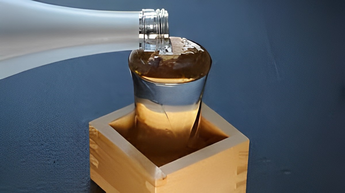 ᅠᅠᅠ
        “ ยามิซังเคยบอกผมว่าสาเกต้นกำเนิดจะต้องดื่มเป็นจอก . . . จะหกแล้ว ! อ๋า—  แฮะ, ขอให้เป็นวันครบรอบวันเกิดที่รุ่งโรจน์เหมือนเปลวเพลิงครับ ! ” 

        พยายามรินสาเก แต่มือสั่นจนมีบางส่วนหกออกจากแก้ว ᅠᅠᅠ
ᅠᅠᅠᅠᅠᅠ