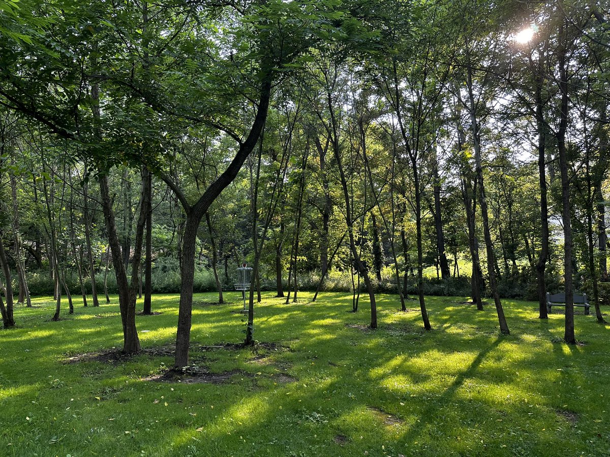 disc_ran's tweet photo. Have you played the small 9 hole course in Wyalusing, Pennsylvania yet? It’s a great course for working on approach shots and putting as well as gap hitting. It’s a quick 18 hole round and even better to take kids or a beginner with you! Very pretty! #wyalusing #discgolf https://t.co/DWnqSsr55E