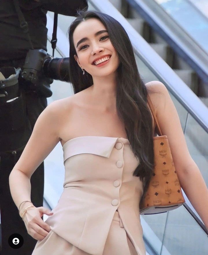 HBD.ขอให้​ความสุข​มากๆเฮงๆปังๆนะคะ​ 🌻🐥🎂🎂
#narinnarinrak
#Happy27thMDday​ 
MOOKDA DAY