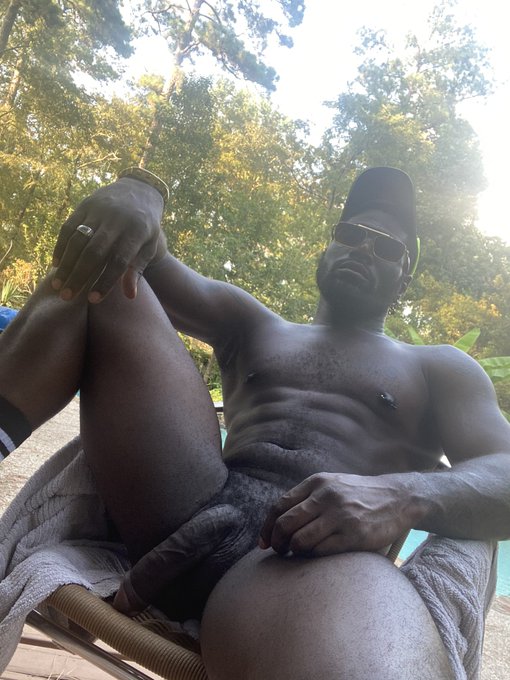 I just wanna lay back and get my dick sucked on Thirsty Thot Tuesday https://t.co/1WNmDT3dkw