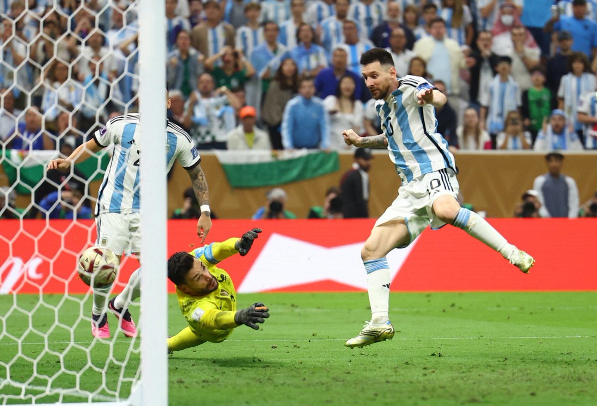 ARG4ARB's tweet photo. نهائي كأس العالم ؟ 
مباراة في أمريكا ؟

بطل العالم لا يفرق بينها 👑🤫 https://t.co/9QtcPy52nB