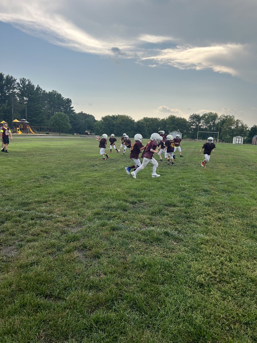 All having fun at the 2023 LP Youth FB camp !