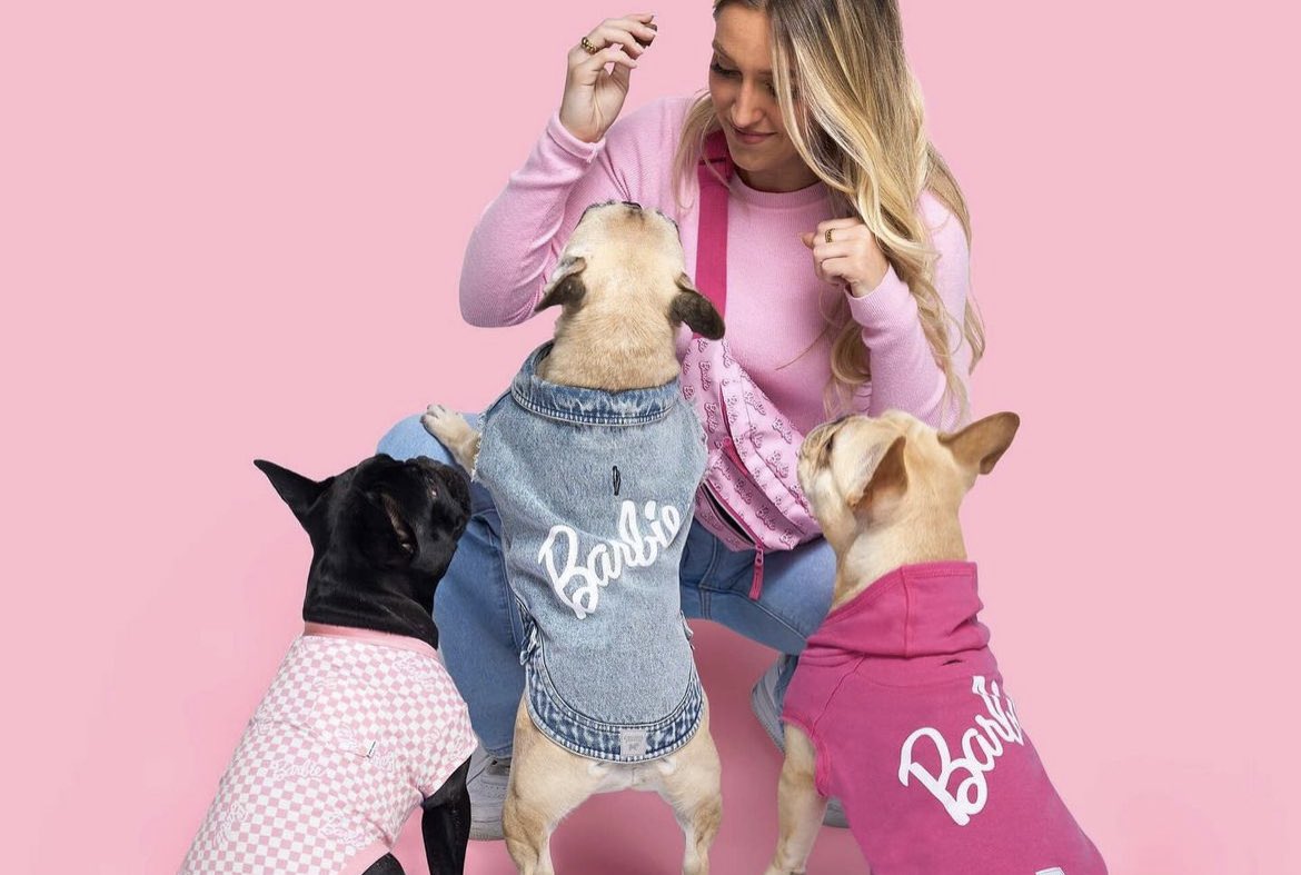fedeebongiorno's tweet photo. Ayer se reveló que el gasto en marketing para #BARBIE fue de USD$150 millones, superando así el costo de producción 

En este hilo les traigo (casi) todas las movidas publicitarias y colaboraciones con marcas que se hicieron para promocionar la película 🧵 https://t.co/it5qQc9hMh