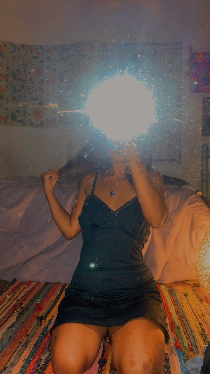 mostly👻ghostly (@emmarayeross) on Twitter photo 