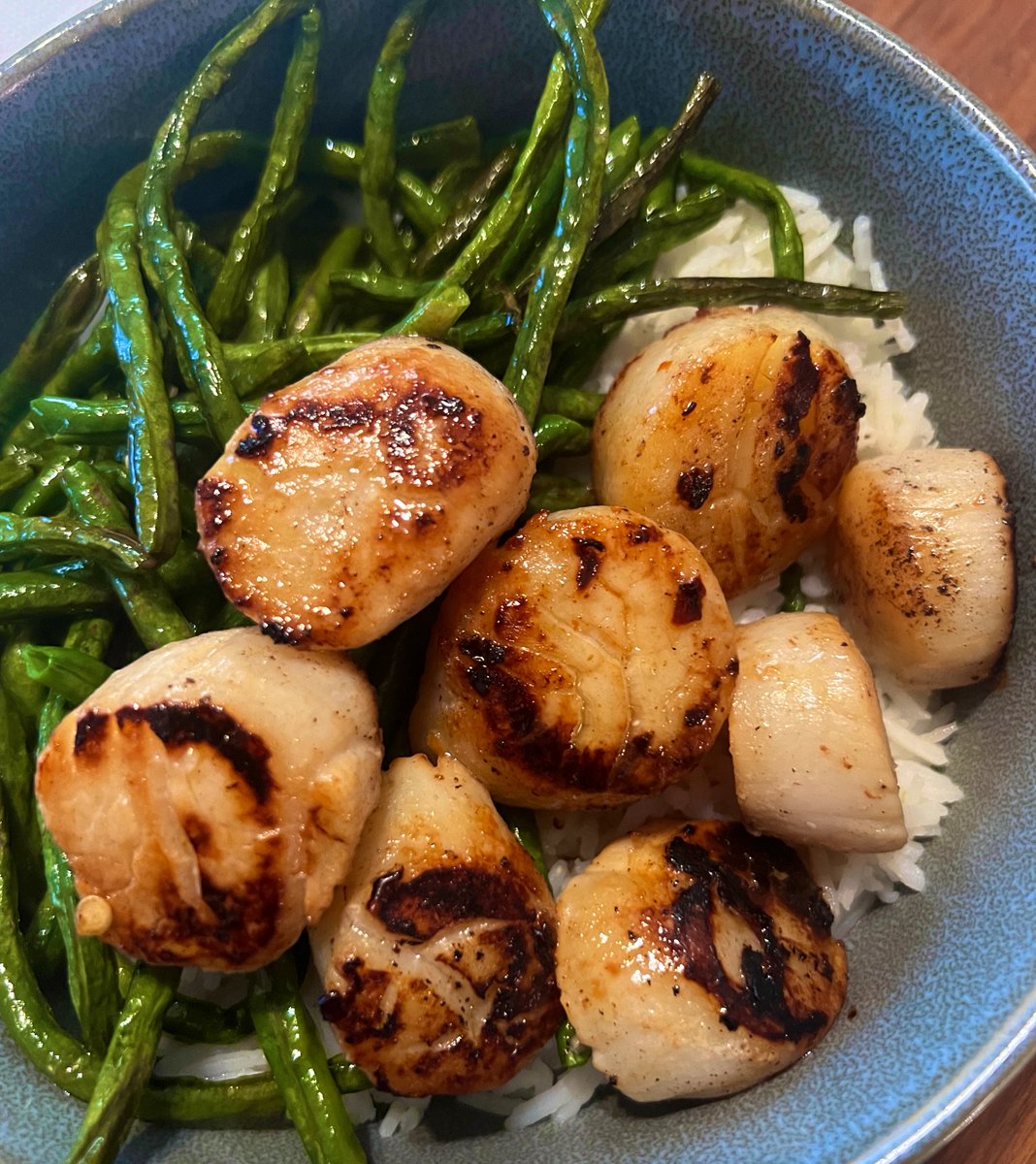 i recently discovered i’m not allergic to scallops and now it’s my entire personality.