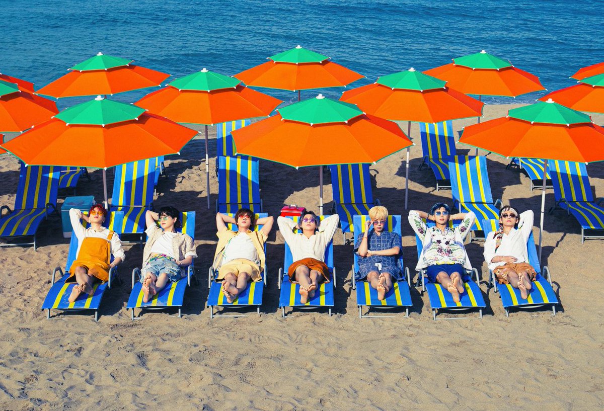 780613's tweet image. their job is beach