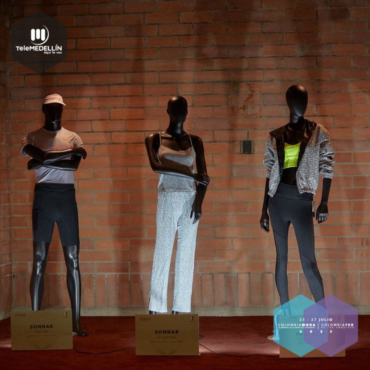 Telemedellin's tweet image. #TMEsModa | Expertos globales llegaron al pabellón del conocimiento para compartir sus saberes sobre la industria de la moda. 🧠💡🧶

Disfruta de la transmisión de todas las pasarelas en nuestra app #TM+ y en nuestras plataformas digitales.