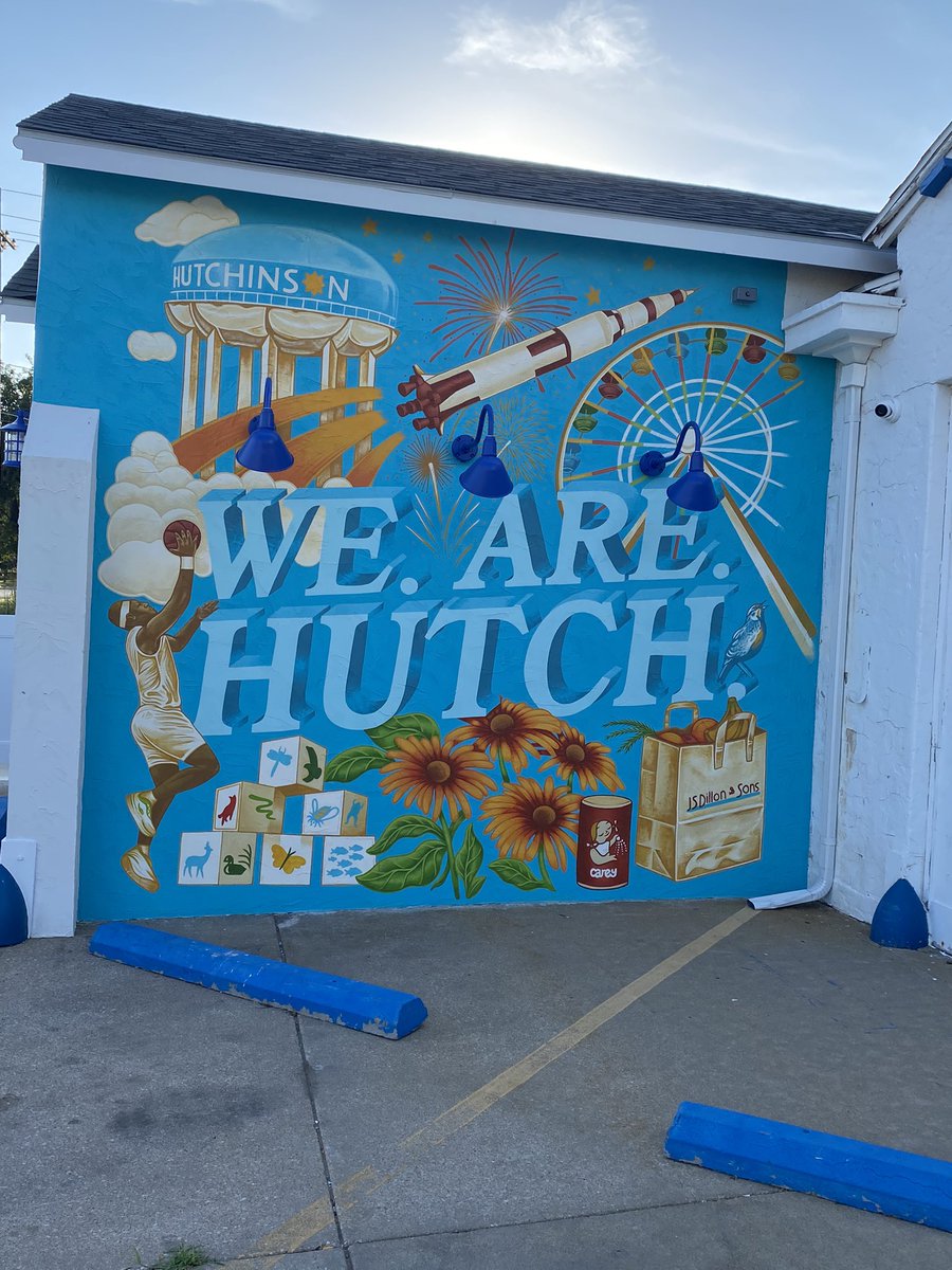 MedicineShoppeK's tweet photo. Thank you, Hannah Scott for your amazing work on our mural. We tried to include some of our favorite things that represent our community. We are proud to call Hutch our home. https://t.co/mknUFLjh5E