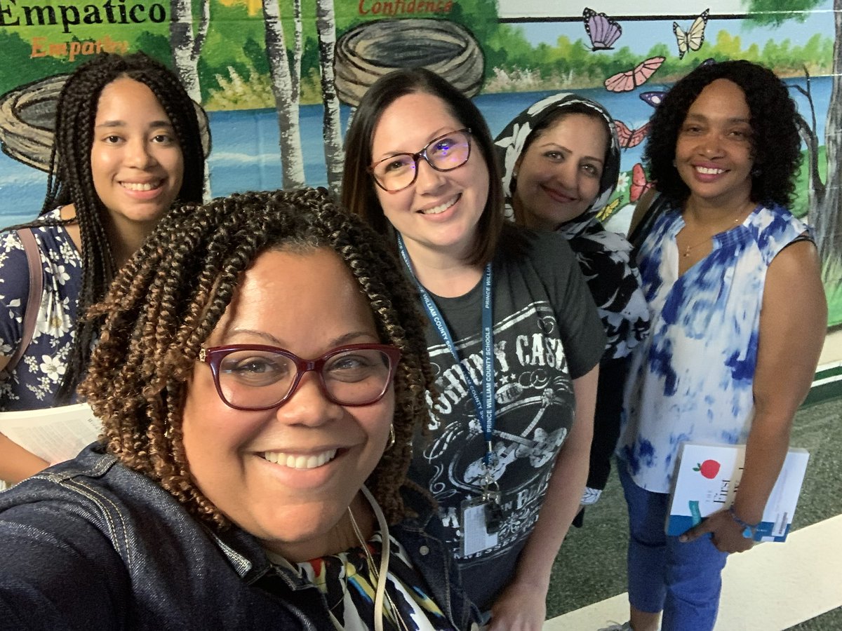 nikkikahara's tweet photo. Bucket filling evening…a couple of our newest Rockledge teachers joined me for a Principal’s Chat n Chew tonight. It was great to connect with them and begin to learn what they need to be ready for our Eagles @RockledgePWCS 💚💛 #RKES2324Loading @PWCSNews https://t.co/AiIwpMDLEb