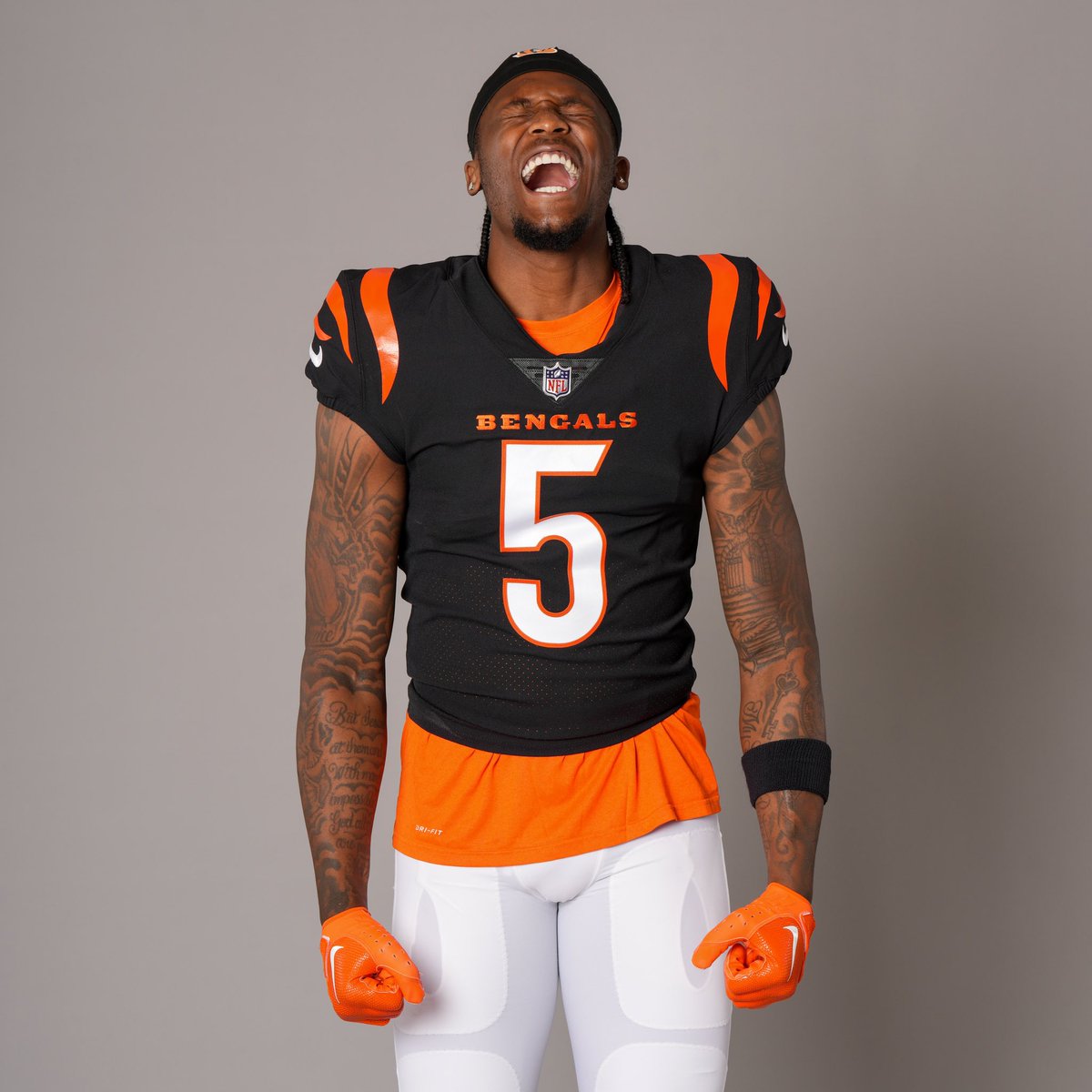 Bengals's tweet photo. 🗣️ VETS REPORT TOMORROW https://t.co/XmyEfuY7xa