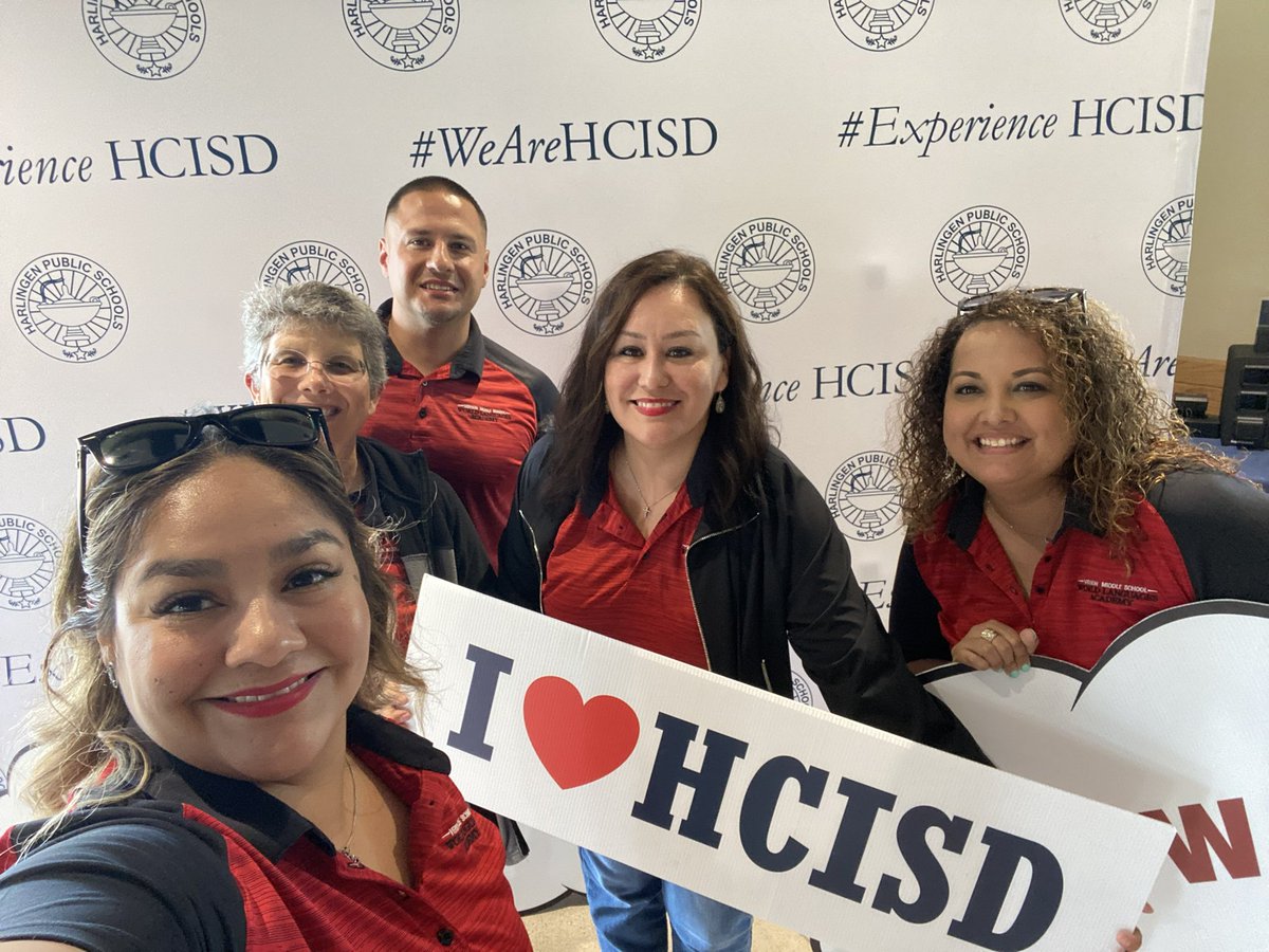 ArelyRTamez's tweet photo. Had an awesome day with our team! #AdminKickoff2023 ❤️ We will soon welcome back our staff &amp; students! @VernonMSWLA @leslieann4106 @JohnnyGuillen13 https://t.co/Bi01W6KEIC