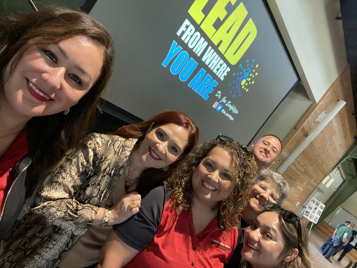 ArelyRTamez's tweet photo. Had an awesome day with our team! #AdminKickoff2023 ❤️ We will soon welcome back our staff &amp; students! @VernonMSWLA @leslieann4106 @JohnnyGuillen13 https://t.co/Bi01W6KEIC