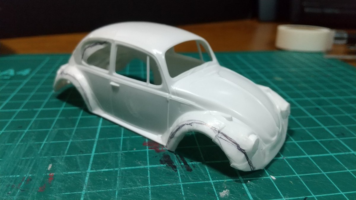 DocraftRc's tweet photo. フェンダー切る
#monsterbeetle #ワイルドミニ四駆 https://t.co/01OwLiiX33