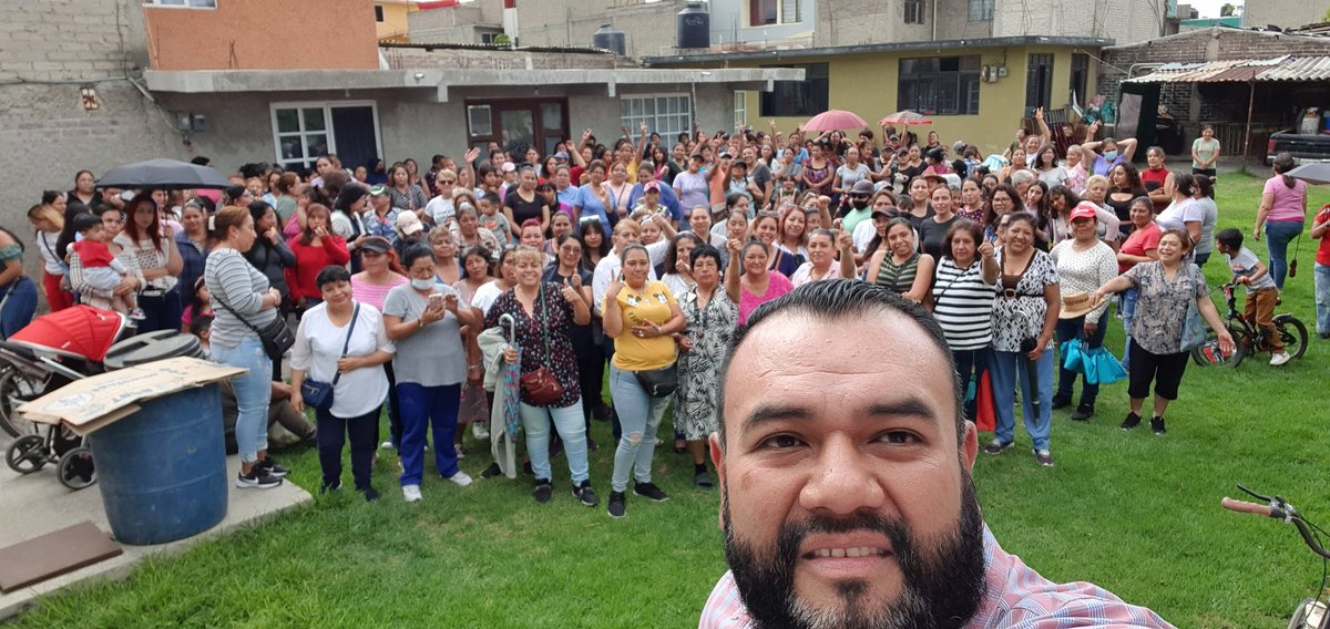 isra_p_g's tweet image. Afectuoso recibimiento de mis amigas de la Colonia Tolotzin y el Charco.

Siempre llevando el mensaje de nuestro amigo @alfredodelmazo  a las comunidades del #Distrito8 de mi bello #Ecatepec 

#EnEquipoEsMejor
#Distrito8