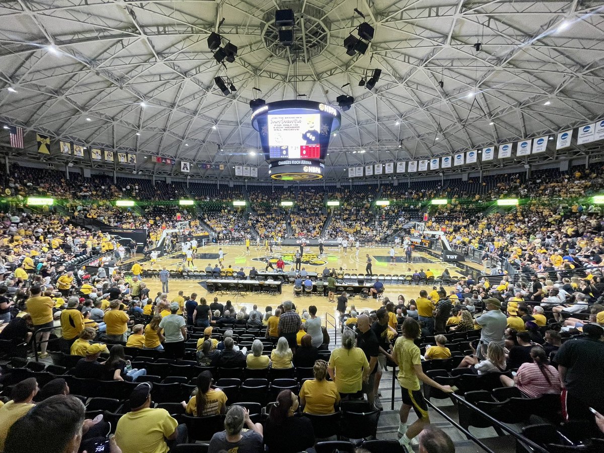 MicaelaDeaTV's tweet image. Almost go time. 

@AfterShocksTBT facing Team Heartfire in @thetournament quarterfinals. A spot in the Final Four on the line. Stay tuned for coverage tonight on @KAKEnews!