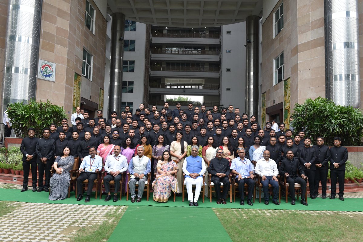 Himanshutyg_ifs's tweet photo. Just had an incredible experience as part of #IFStraining! 🌿 Called on Honourable Environment Minister & got enlightened about pressing issues like #GlobalWarming, land degradation & biodiversity loss. 🌍 His advice to stay humble is truly inspiring! 🙏
Heartful thanks to @rameshpandeyifs Sir for the insightful journey into bureaucracy & showing us the ropes at the Ministry building. 🏛️ #grateful #EnvironmentalStewardship #PublicService #UPSC
